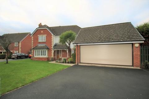 4 bedroom detached house for sale - Yew Tree Close, Clayton Le Dale, Blackburn