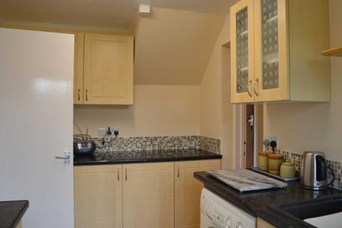 3 bedroom semi-detached house to rent, Lawrence Mead, Kintbury