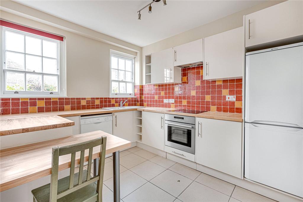 Winfield House, Vicarage Crescent, London 2 bed flat for sale £600,000