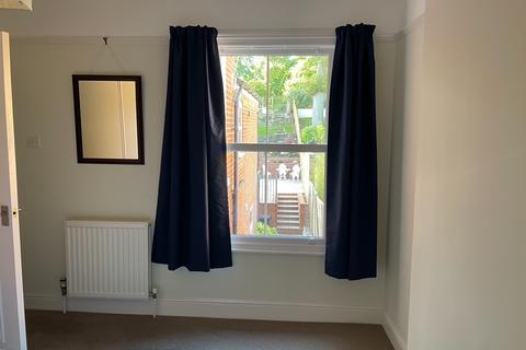 2 bedroom flat to rent, Westerfield Road, Ipswich IP4