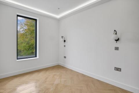 4 bedroom apartment to rent - The Ridge Way South Croydon CR2