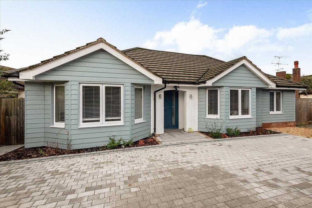 Oakley Lane, Oakley 4 bed bungalow £750,000