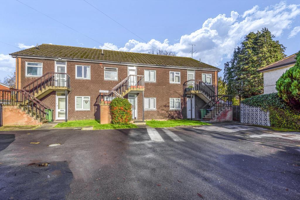 Latimer Court, Aylesbury, Tring Road, HP20 2 bed flat for sale £210,000