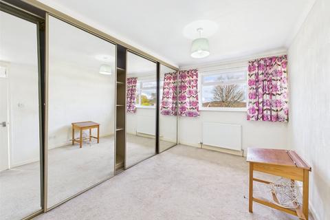 3 bedroom semi-detached house to rent, Grebe Close, Abbeydale, Gloucester, Gloucestershire, GL4