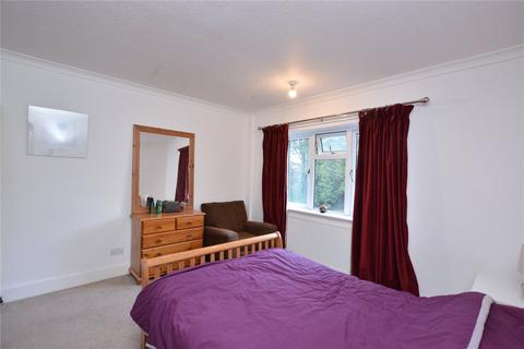 2 bedroom apartment for sale - West Park Drive East, Roundhay, Leeds
