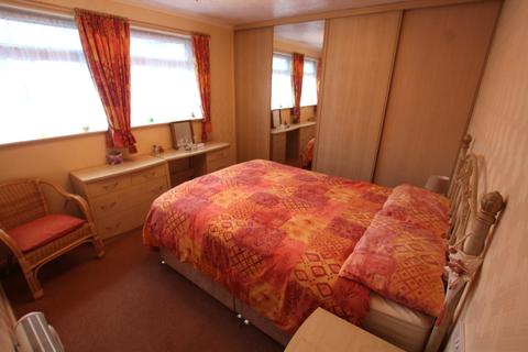 2 bedroom semi-detached bungalow for sale - Jordan Avenue, Stretton, Burton-on-Trent, DE13