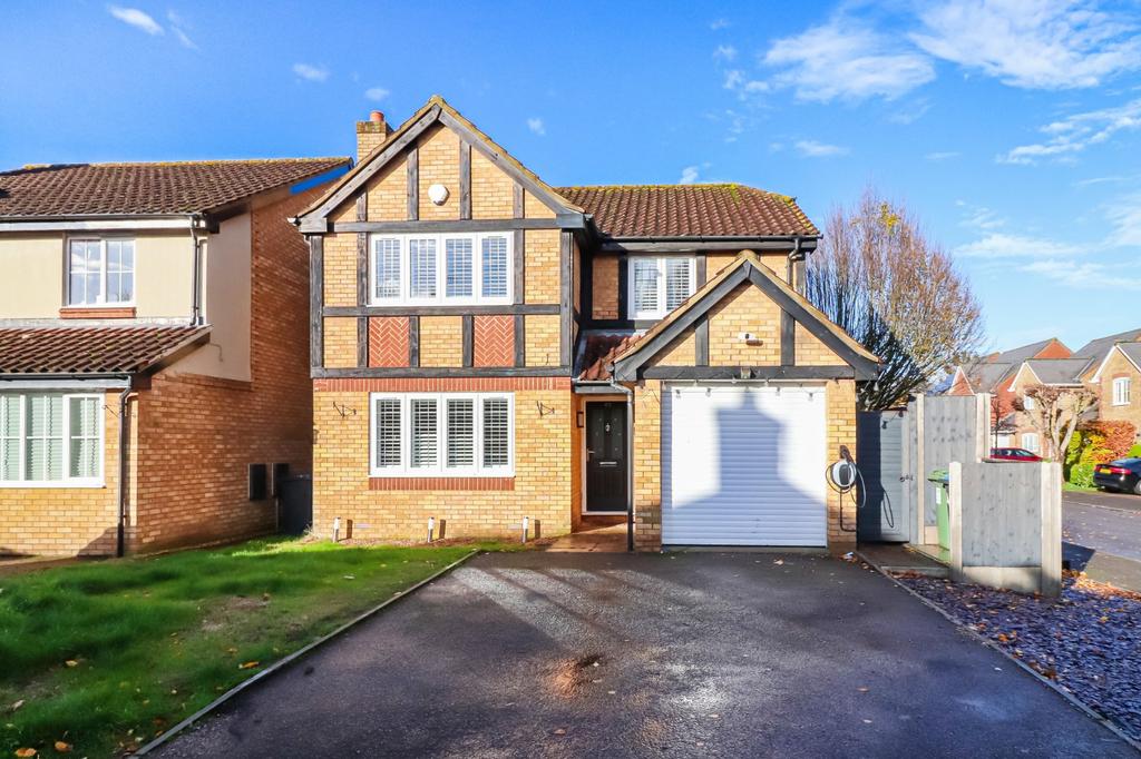 Kingfisher Drive, Nash Mills, Hemel... 4 bed detached house £700,000