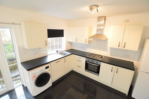 4 bedroom terraced house to rent, Batterdale, Hatfield, AL9