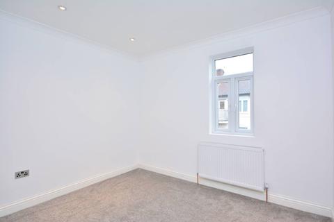 3 bedroom flat to rent - Pyrmont Road, Chiswick, London, W4