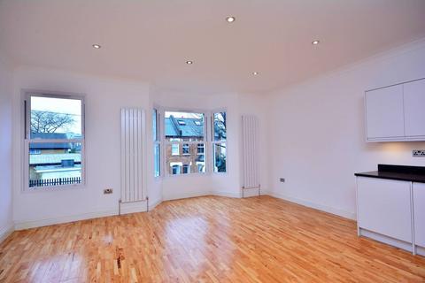 3 bedroom flat to rent - Pyrmont Road, Chiswick, London, W4