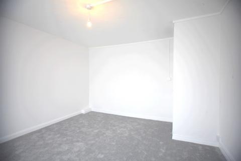 2 bedroom flat to rent, Vincent Court, Bell Lane, Hendon, NW4
