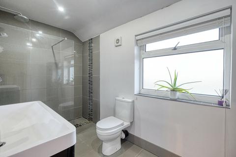 2 bedroom terraced house for sale, Cavell Road, Norwich, NR1.