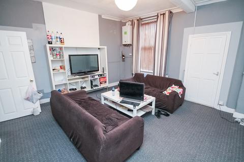 6 bedroom terraced house to rent - LUCAS PLACE, Woodhouse