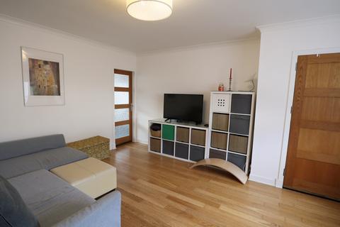 37 Kippen Drive, Clarkston, Glasgow, G76 8JH