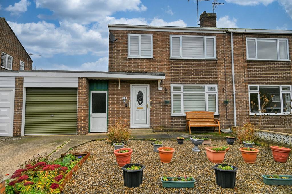 Eden Park, Gainford, Darlington, DL2 3 bed semidetached house £195,000