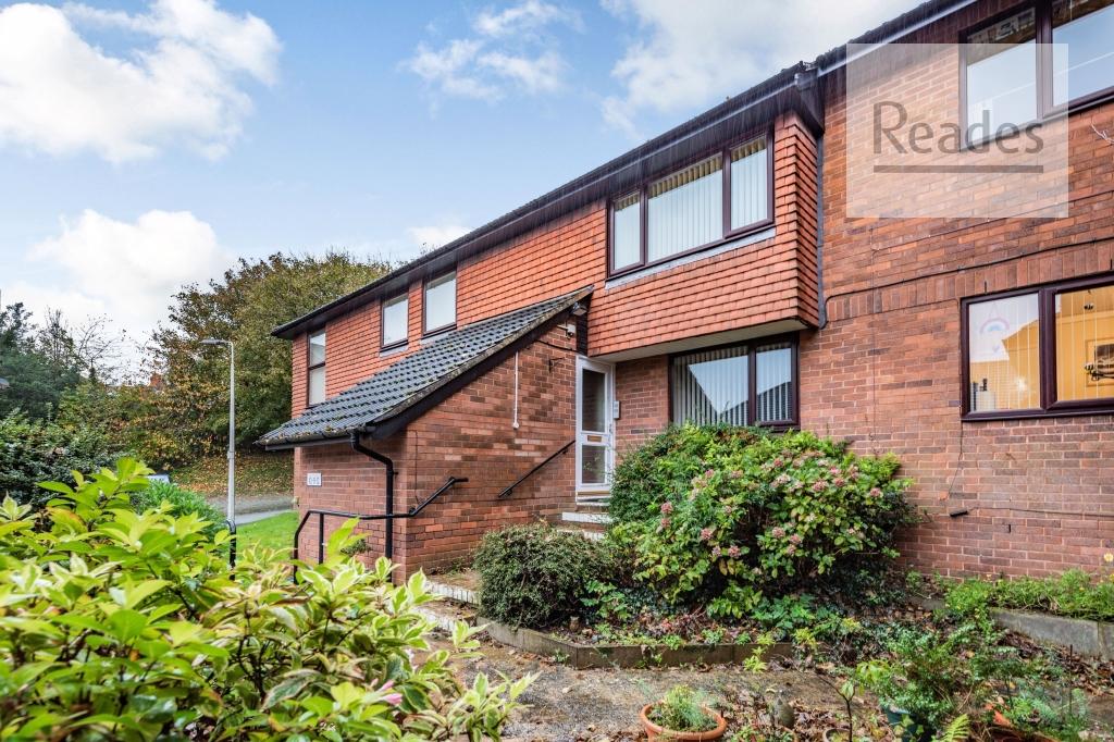 Woodlands Court, Hawarden CH5 3 2 bed apartment for sale £110,000