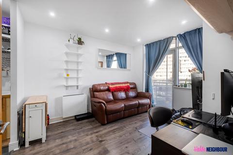 2 bedroom apartment to rent, Gerry Raffles Square, London, E15