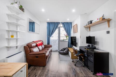 2 bedroom apartment to rent, Gerry Raffles Square, London, E15