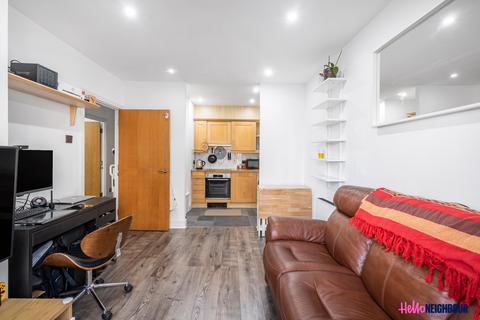 2 bedroom apartment to rent, Gerry Raffles Square, London, E15