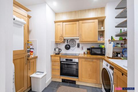 2 bedroom apartment to rent, Gerry Raffles Square, London, E15