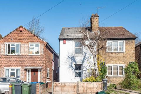 33 Hawks Road, Kingston Upon Thames, KT1 3DS