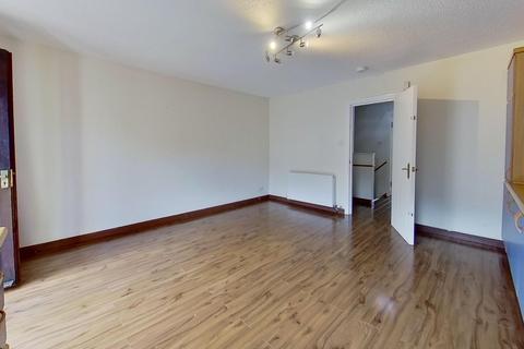3 bedroom terraced house to rent, Huntingdon Place, Edinburgh, EH7
