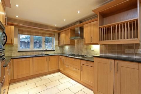 5 bedroom detached house to rent - 13 Goodyers Avenue,Radlett,Herefordshire,WD7 8AY