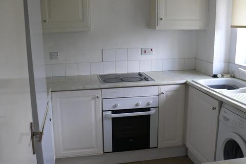 2 bedroom ground floor flat to rent - Frazer Close, Romford, Essex, RM1 2DF