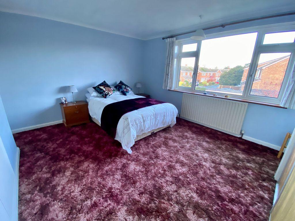 Bedroom 2 (Double)