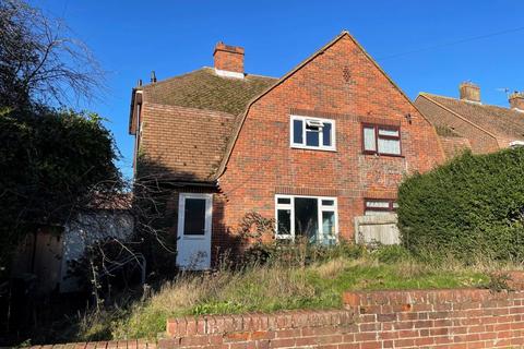 3 bedroom semi-detached house for sale - 110 Churchill Avenue, Hastings, East Sussex