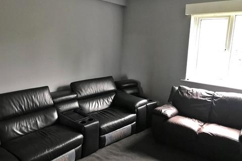 4 bedroom flat to rent, Wilmslow Road, Manchester, Greater Manchester, M14