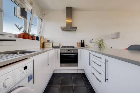 2 bedroom flat to rent - Newport House, Strahan Road, Bow, London, E3