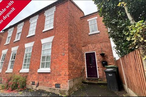 4 bedroom semi-detached house to rent, 472 Chester Road North, Kidderminster, Worcestershire