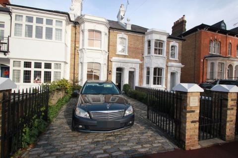 114 Alexandra Road, Southend-on-sea, SS1 1HB