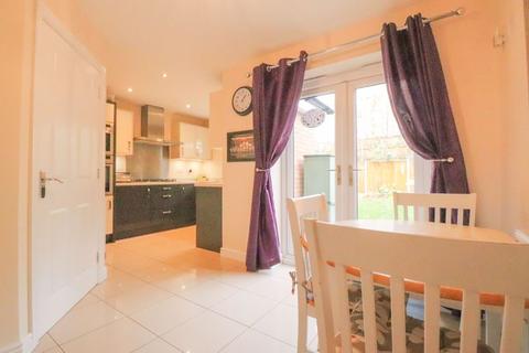 4 bedroom detached house for sale - Parish Drive, Tipton