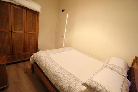 1 bedroom flat to rent, George Street, Top Floor, AB25