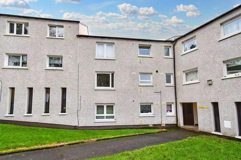 Tarbolton Road, Cumbernauld 3 bed flat - £595 pcm (£137 pw)