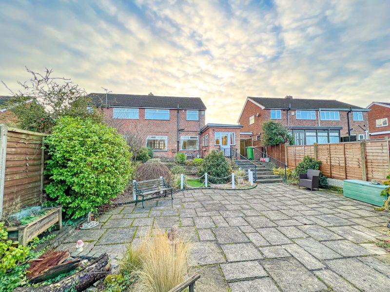 Bankside Crescent, Streetly, Sutton Coldfield, B74 2JA 3 bed semi