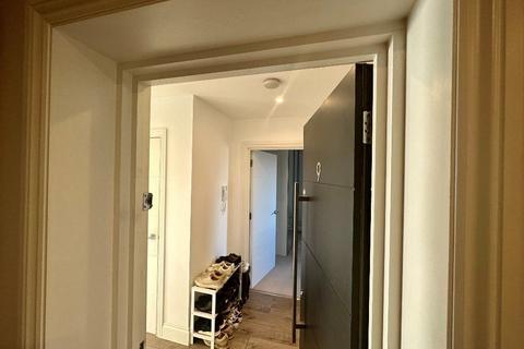 1 bedroom flat for sale, Station Road, Whyteleafe, Surrey, CR3 0EP