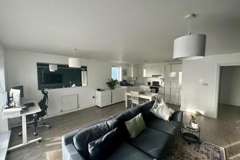 1 bedroom flat for sale, Station Road, Whyteleafe, Surrey, CR3 0EP