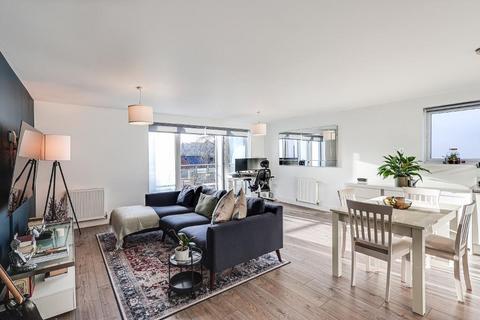 1 bedroom flat for sale, Station Road, Whyteleafe, Surrey, CR3 0EP