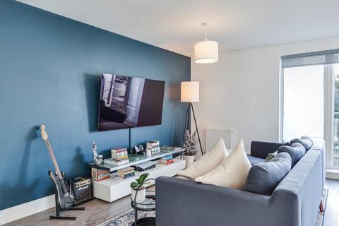 1 bedroom flat for sale, Station Road, Whyteleafe, Surrey, CR3 0EP