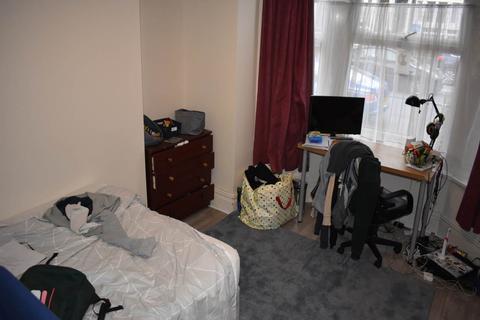 6 bedroom house to rent - Cathays Terrace, Cathays, Cardiff