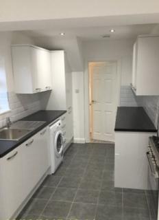 4 bedroom house to rent - Hawkwood Crescent , Chingford,
