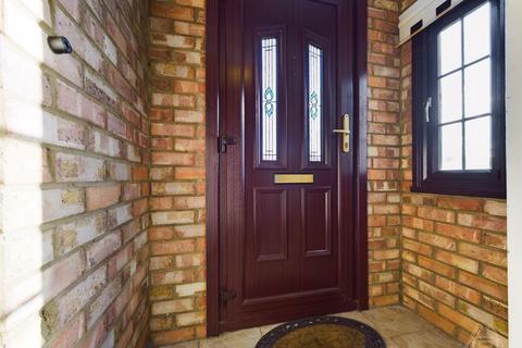 287 Daiglen Drive, South Ockendon, RM15 5AG
