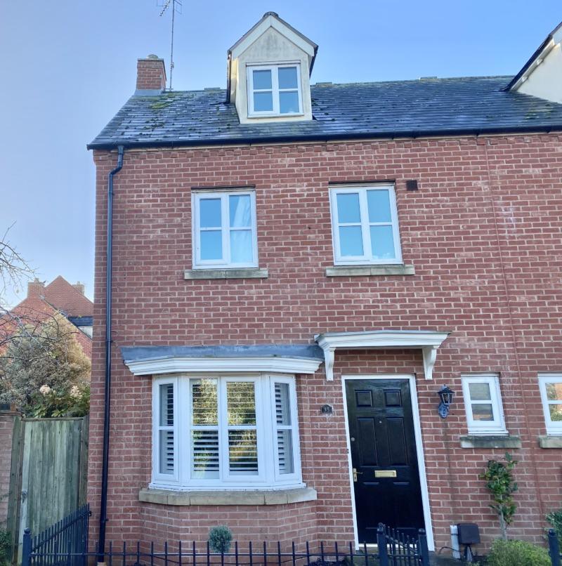 35 Amis Way Stratford Upon Avon CV37 7JD 4 bed end of terrace house £