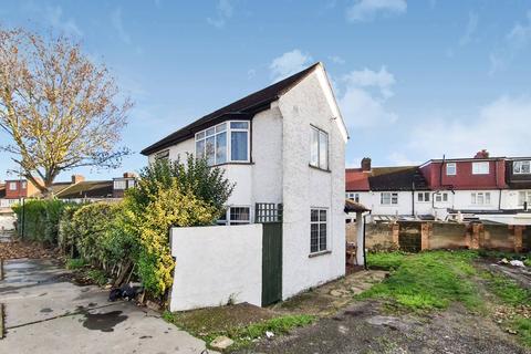 11 Fairgreen Road, Thornton Heath, CR7 7EX