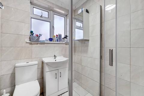 11 Fairgreen Road, Thornton Heath, CR7 7EX