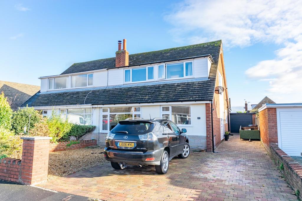 Sawley Avenue, Lytham St Annes, FY8 4 bed semidetached house £250,000