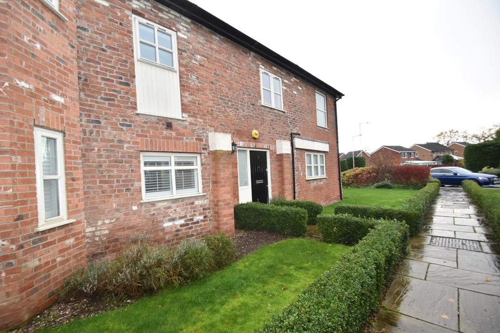 Griffin Farm Drive, Heald Green... 2 bed apartment £1,200 pcm (£277 pw)